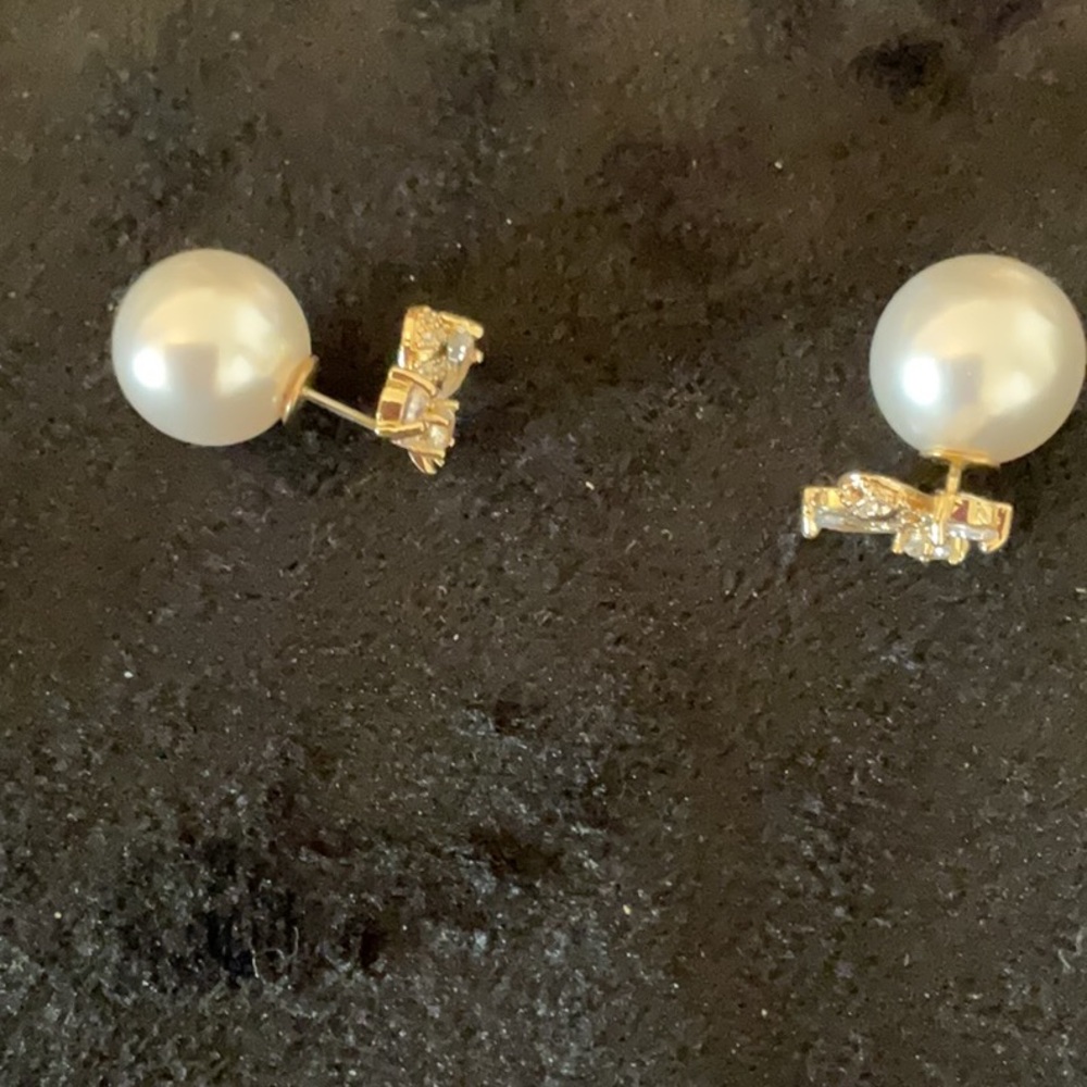 Elegant Pearl and Gold Stud Earrings